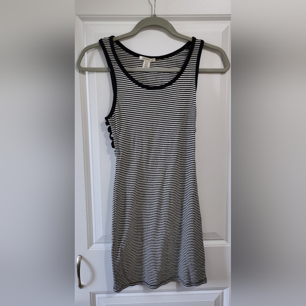 Sleevless dress
